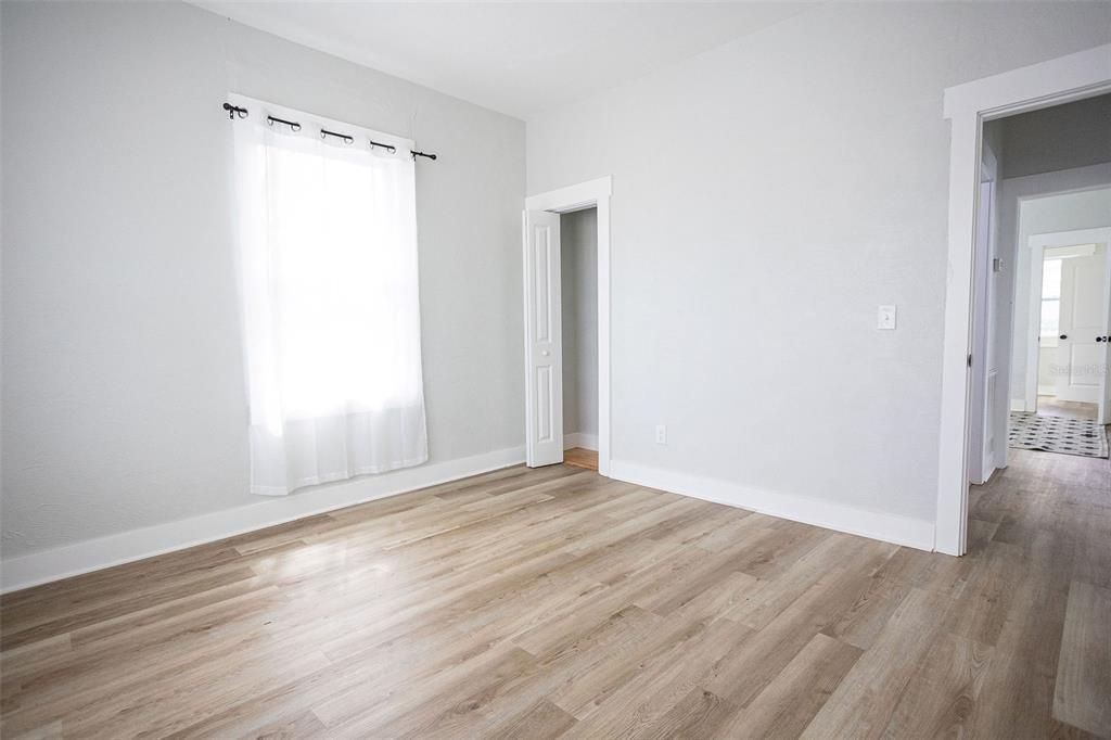 For Sale: $319,000 (2 beds, 1 baths, 1080 Square Feet)