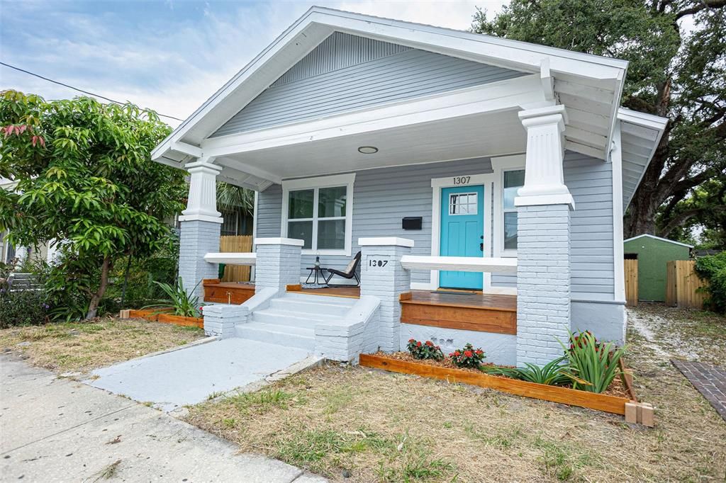 For Sale: $319,000 (2 beds, 1 baths, 1080 Square Feet)