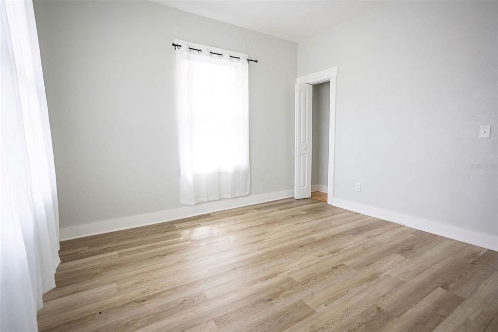 For Sale: $319,000 (2 beds, 1 baths, 1080 Square Feet)