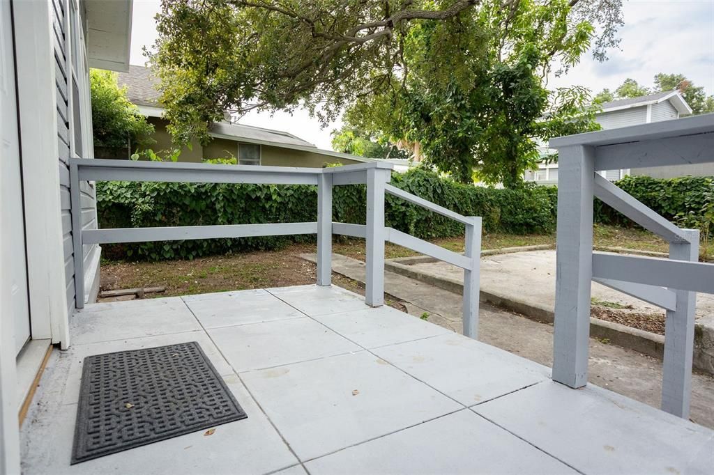 For Sale: $319,000 (2 beds, 1 baths, 1080 Square Feet)