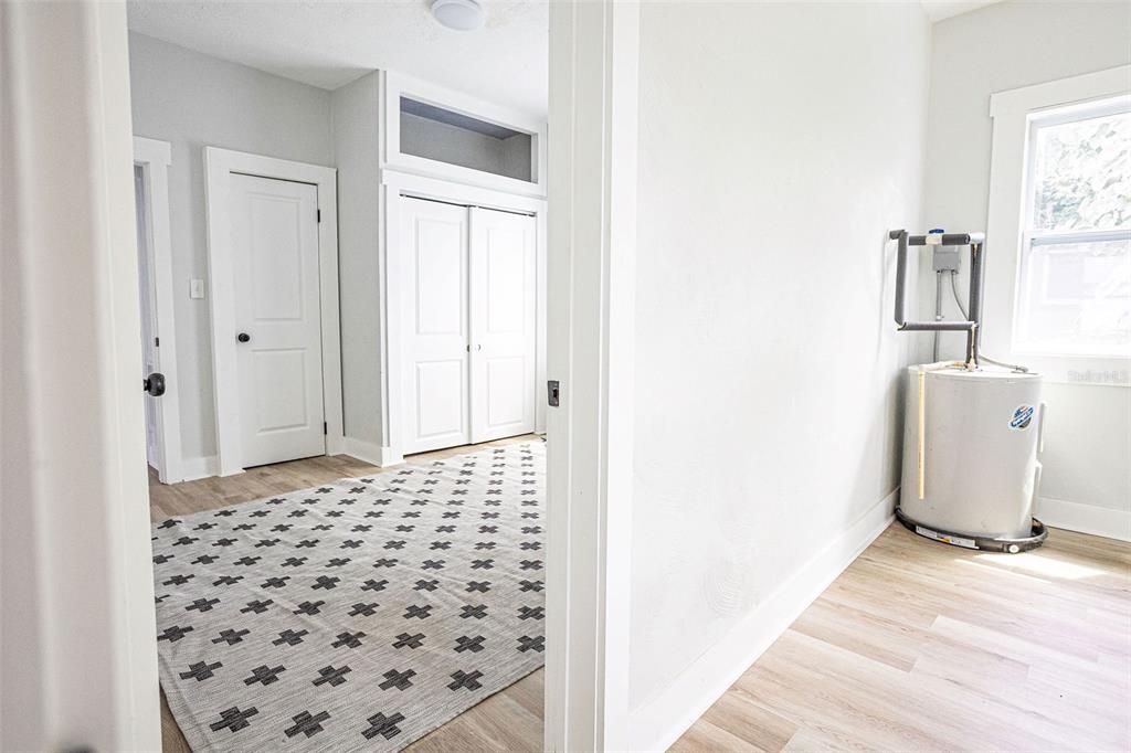 For Sale: $319,000 (2 beds, 1 baths, 1080 Square Feet)