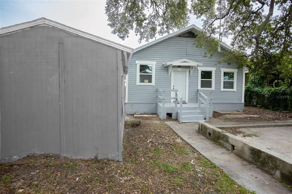 For Sale: $319,000 (2 beds, 1 baths, 1080 Square Feet)