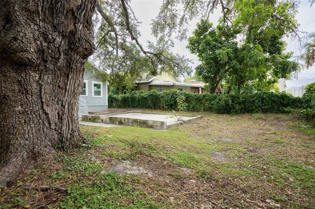 For Sale: $319,000 (2 beds, 1 baths, 1080 Square Feet)