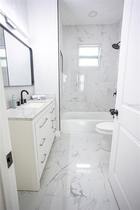 For Sale: $319,000 (2 beds, 1 baths, 1080 Square Feet)