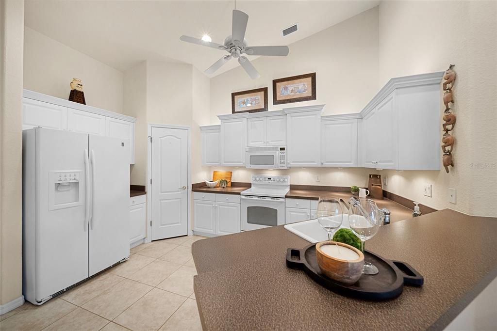 На продажу: $292,500 (2 спален, 2 ванн, 1477 Квадратных фут)