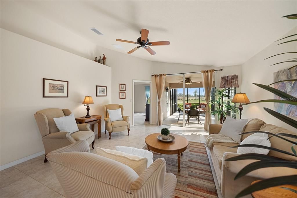 На продажу: $292,500 (2 спален, 2 ванн, 1477 Квадратных фут)