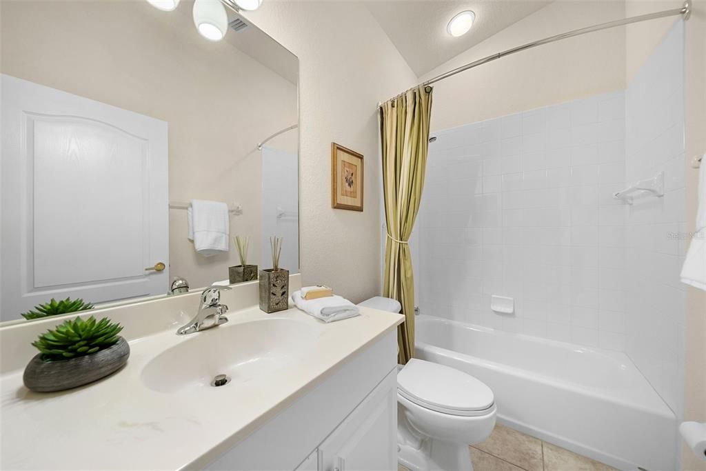 На продажу: $292,500 (2 спален, 2 ванн, 1477 Квадратных фут)