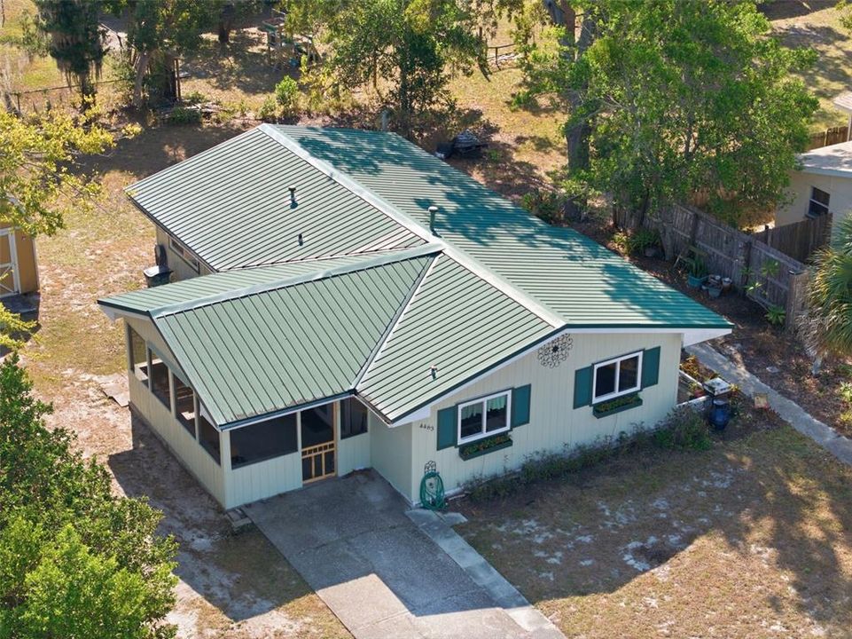 For Sale: $230,000 (2 beds, 1 baths, 1104 Square Feet)