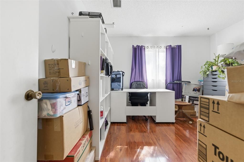 For Sale: $230,000 (2 beds, 1 baths, 1104 Square Feet)
