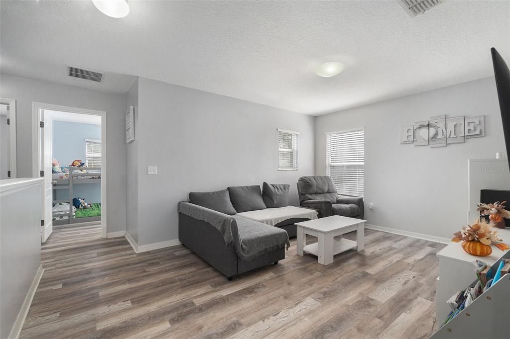 Activo con contrato: $340,000 (3 camas, 2 baños, 1862 Pies cuadrados)