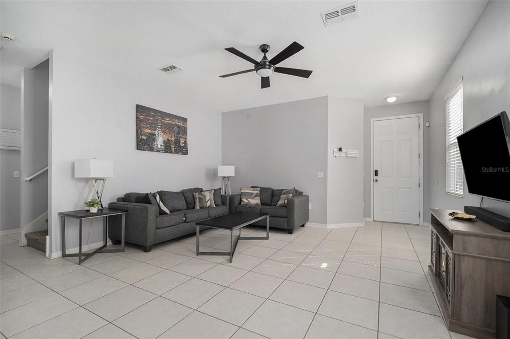 Activo con contrato: $340,000 (3 camas, 2 baños, 1862 Pies cuadrados)