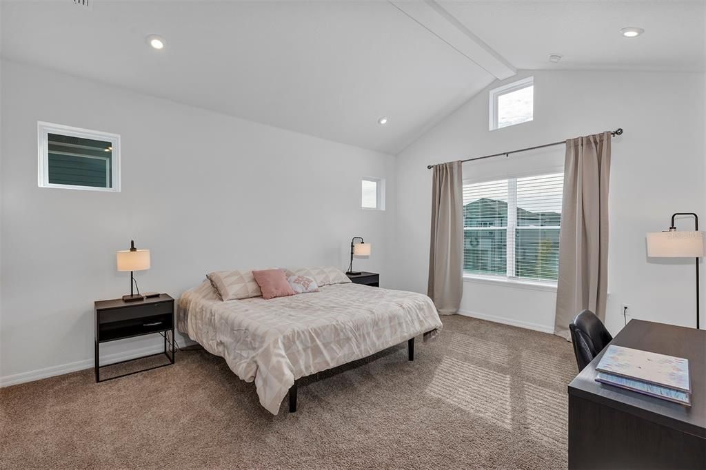 В аренду: $3,250 (3 спален, 2 ванн, 2328 Квадратных фут)