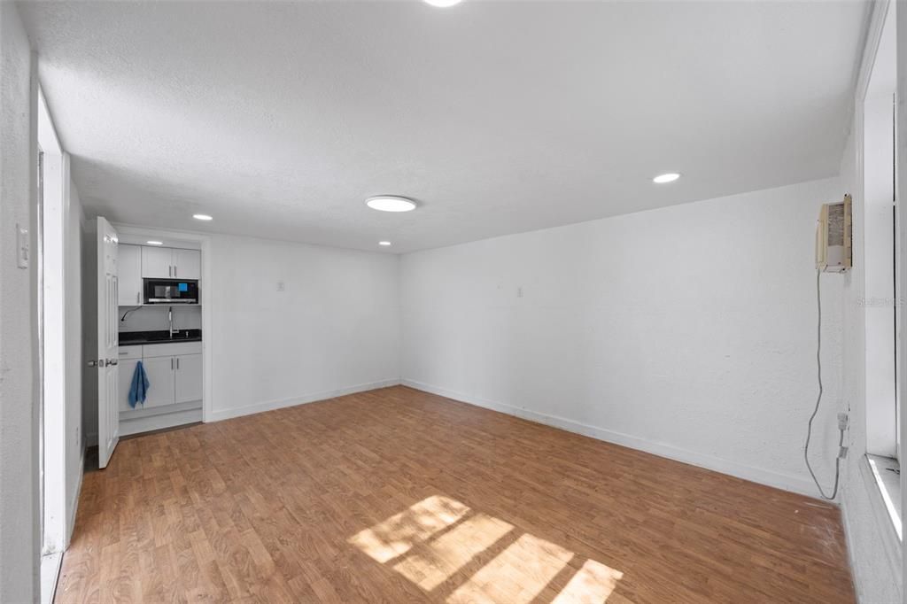 待售: $599,999 (0 贝兹, 0 浴室, 1528 平方英尺)