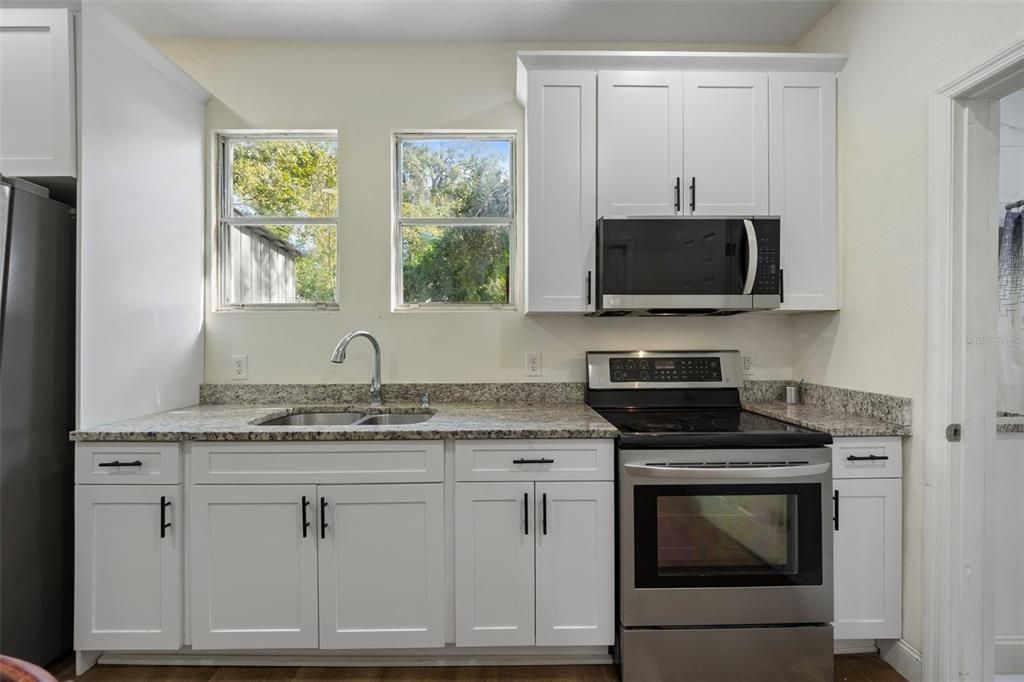 待售: $599,999 (0 贝兹, 0 浴室, 1528 平方英尺)