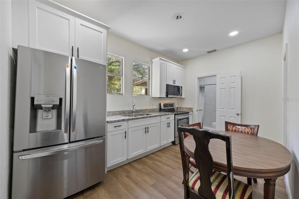 待售: $599,999 (0 贝兹, 0 浴室, 1528 平方英尺)