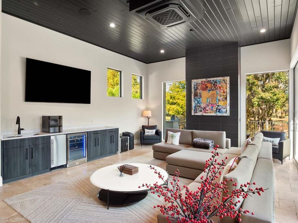 For Sale: $3,945,000 (5 beds, 5 baths, 5259 Square Feet)