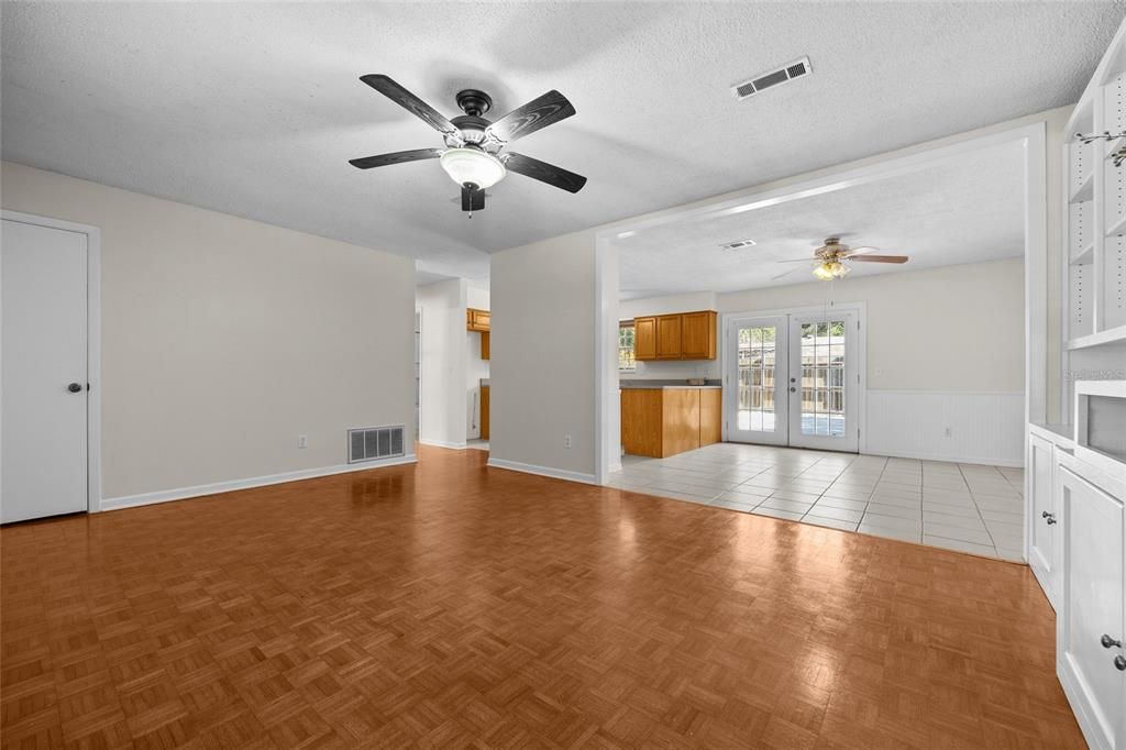 En Venta: $279,142 (3 camas, 2 baños, 1329 Pies cuadrados)