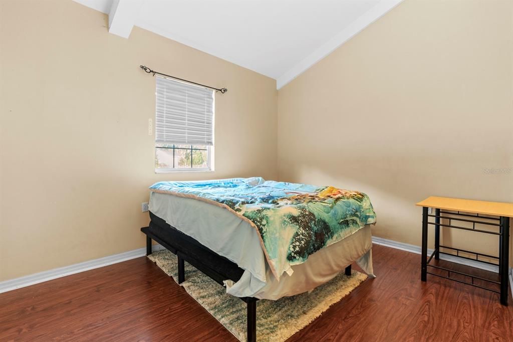 待售: $385,000 (2 贝兹, 2 浴室, 1365 平方英尺)