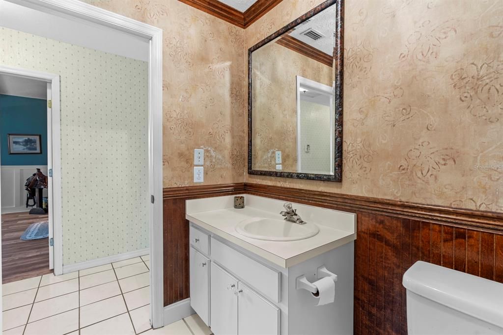 待售: $385,000 (2 贝兹, 2 浴室, 1365 平方英尺)