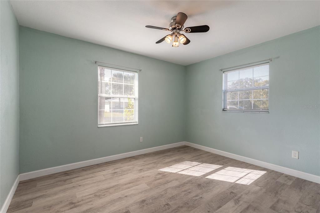 Activo con contrato: $230,000 (3 camas, 2 baños, 1134 Pies cuadrados)