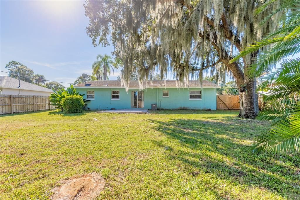 Activo con contrato: $230,000 (3 camas, 2 baños, 1134 Pies cuadrados)