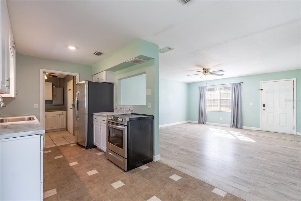 Activo con contrato: $230,000 (3 camas, 2 baños, 1134 Pies cuadrados)