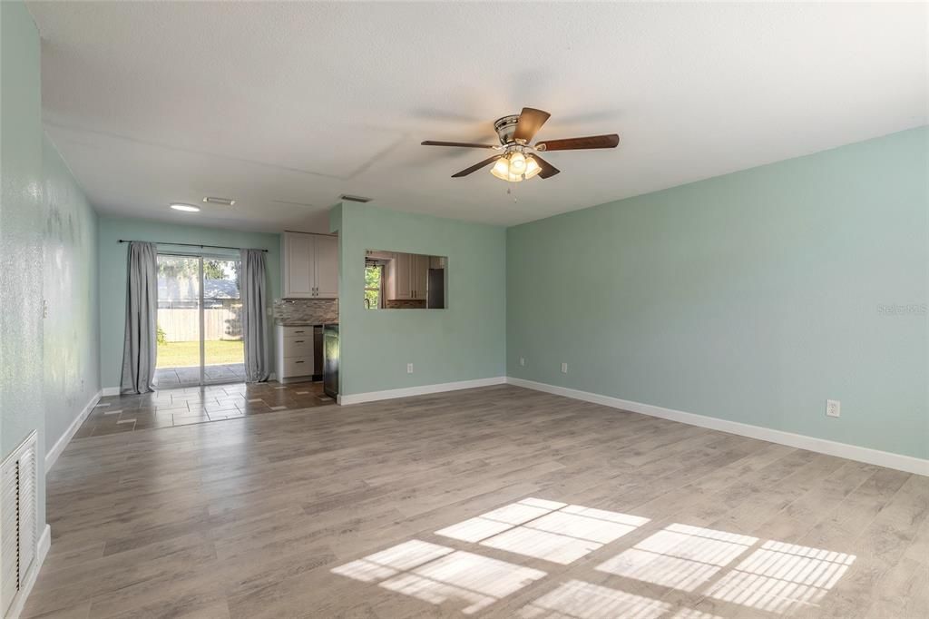 Activo con contrato: $230,000 (3 camas, 2 baños, 1134 Pies cuadrados)