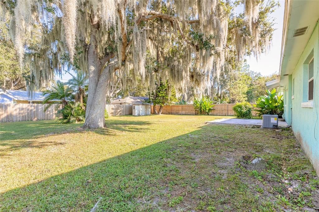 Activo con contrato: $230,000 (3 camas, 2 baños, 1134 Pies cuadrados)