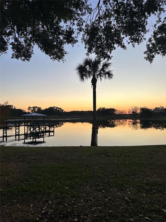 Под контрактом: $635,000 (3 спален, 2 ванн, 2713 Квадратных фут)