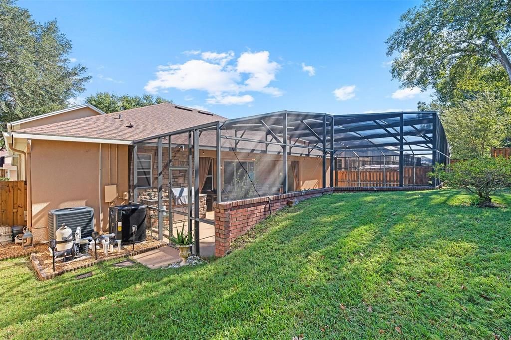 Под контрактом: $635,000 (3 спален, 2 ванн, 2713 Квадратных фут)