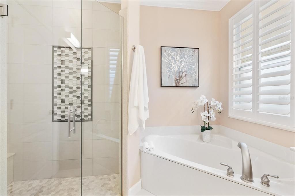 Под контрактом: $635,000 (3 спален, 2 ванн, 2713 Квадратных фут)