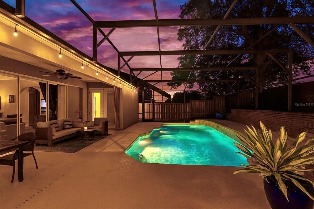 Под контрактом: $635,000 (3 спален, 2 ванн, 2713 Квадратных фут)