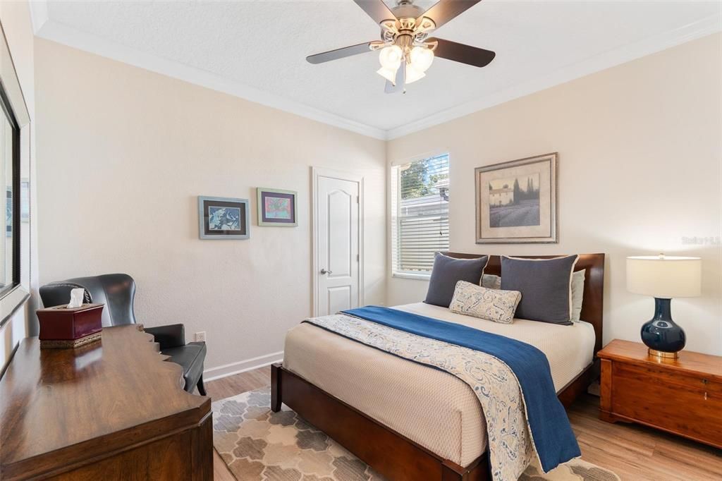 Под контрактом: $635,000 (3 спален, 2 ванн, 2713 Квадратных фут)