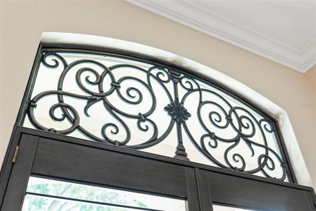 Под контрактом: $635,000 (3 спален, 2 ванн, 2713 Квадратных фут)