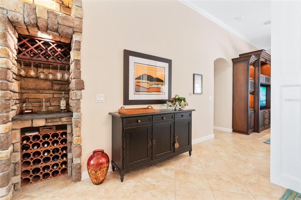 Под контрактом: $635,000 (3 спален, 2 ванн, 2713 Квадратных фут)