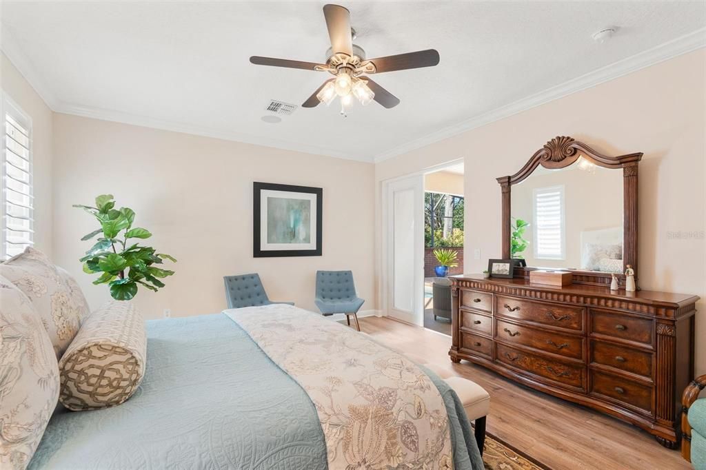 Под контрактом: $635,000 (3 спален, 2 ванн, 2713 Квадратных фут)