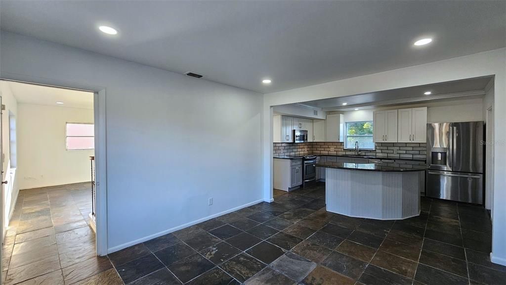 For Sale: $499,900 (3 beds, 2 baths, 1664 Square Feet)