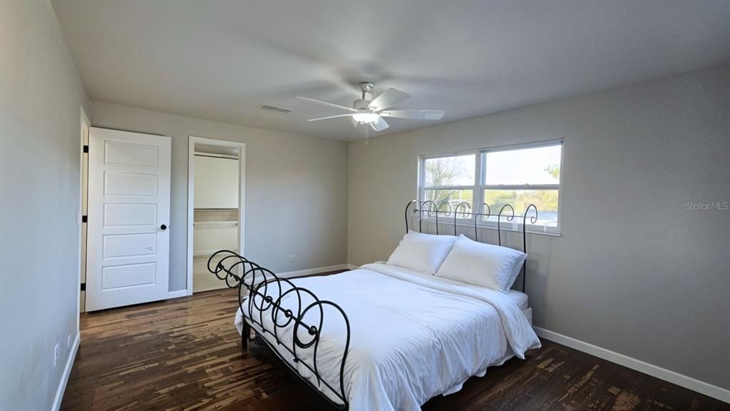 For Sale: $499,900 (3 beds, 2 baths, 1664 Square Feet)