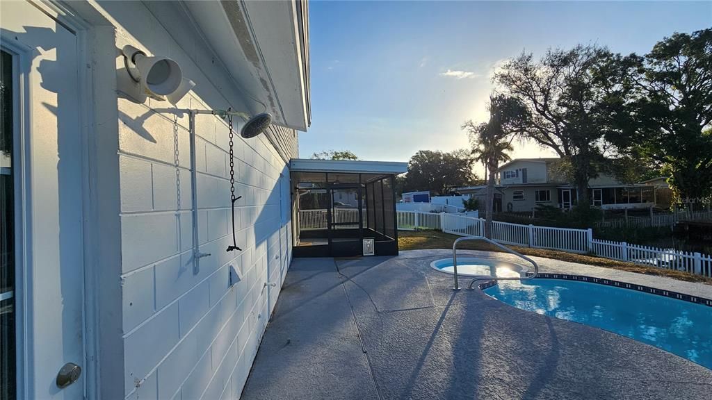 For Sale: $499,900 (3 beds, 2 baths, 1664 Square Feet)