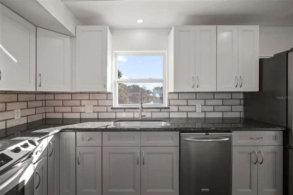 For Sale: $499,900 (3 beds, 2 baths, 1664 Square Feet)