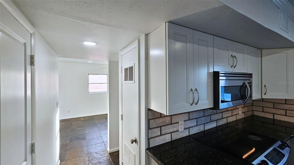 For Sale: $499,900 (3 beds, 2 baths, 1664 Square Feet)