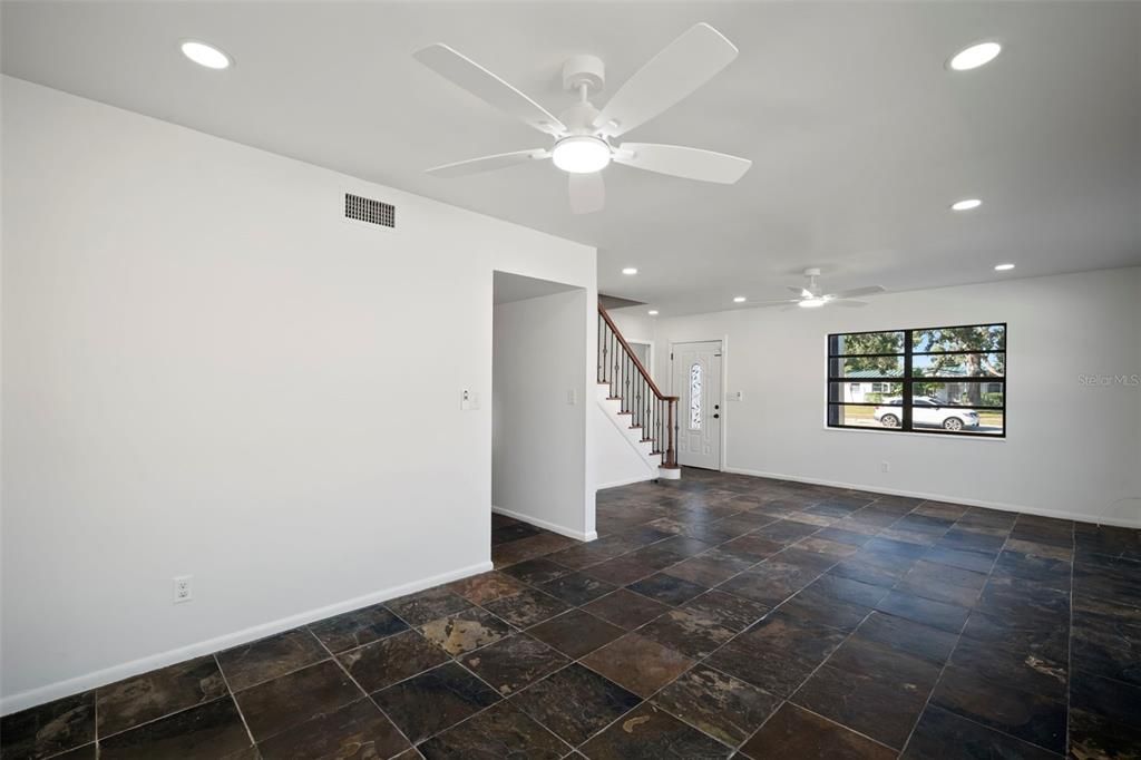 For Sale: $499,900 (3 beds, 2 baths, 1664 Square Feet)