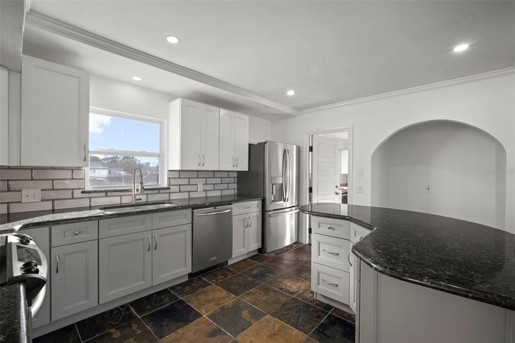 For Sale: $499,900 (3 beds, 2 baths, 1664 Square Feet)