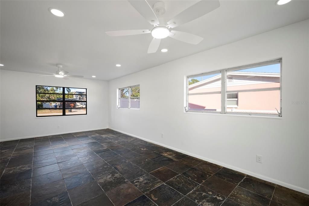 For Sale: $499,900 (3 beds, 2 baths, 1664 Square Feet)