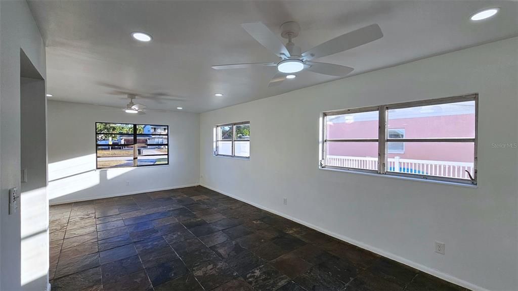 For Sale: $499,900 (3 beds, 2 baths, 1664 Square Feet)