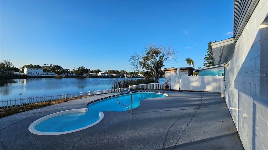 For Sale: $499,900 (3 beds, 2 baths, 1664 Square Feet)