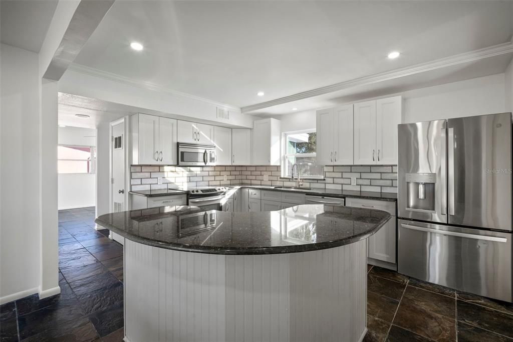 For Sale: $499,900 (3 beds, 2 baths, 1664 Square Feet)