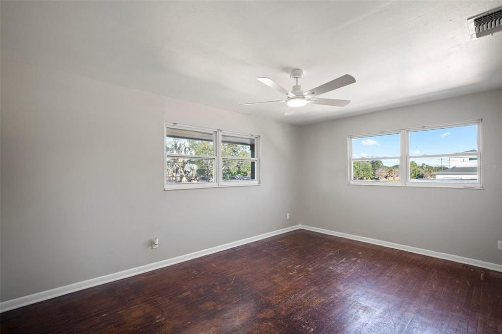 For Sale: $499,900 (3 beds, 2 baths, 1664 Square Feet)