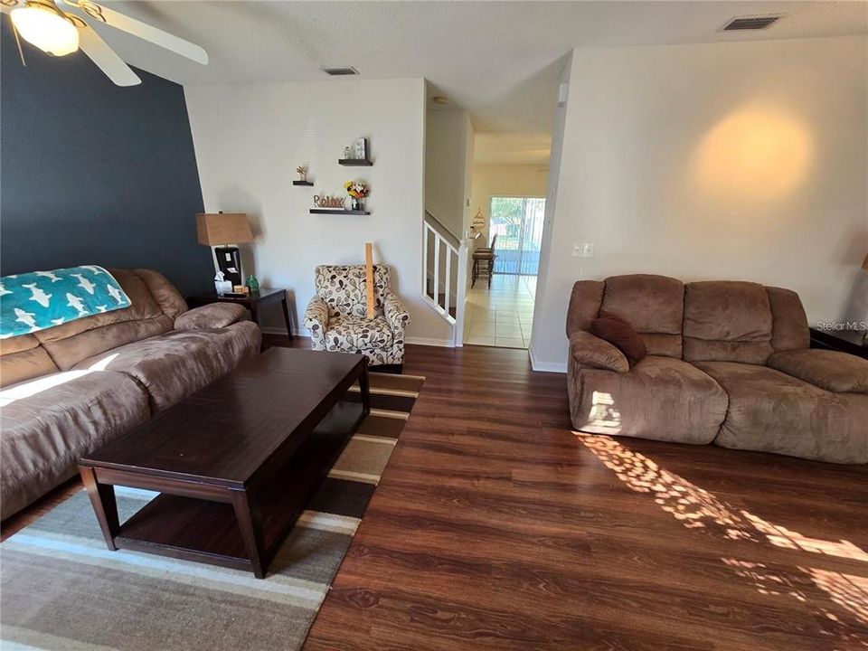 На продажу: $270,000 (3 спален, 2 ванн, 1401 Квадратных фут)