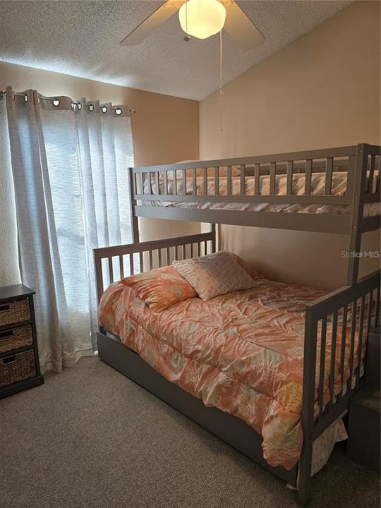 На продажу: $270,000 (3 спален, 2 ванн, 1401 Квадратных фут)